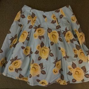 Mini Boden girls cotton floral skirt size 5T EUC full skirt with elastic waist